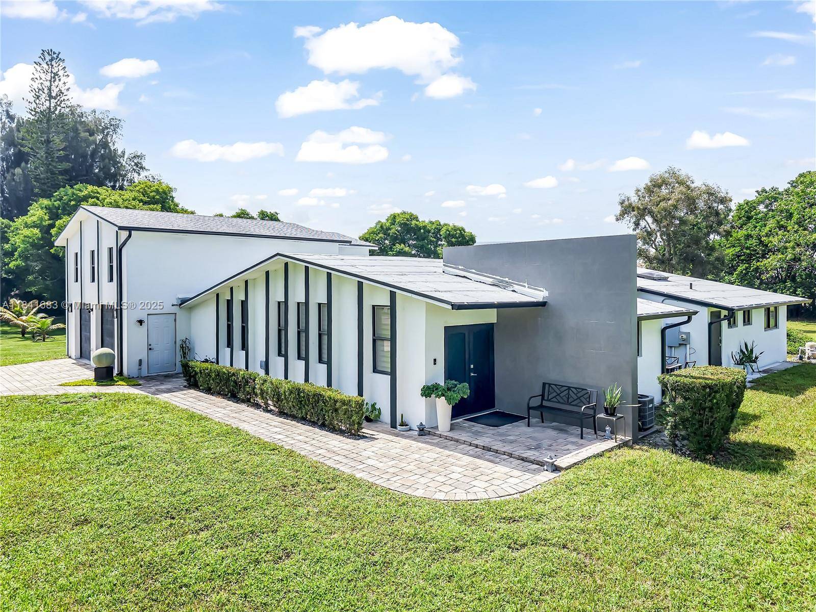 Southwest Ranches, FL 33331,17101 SW 48th St
