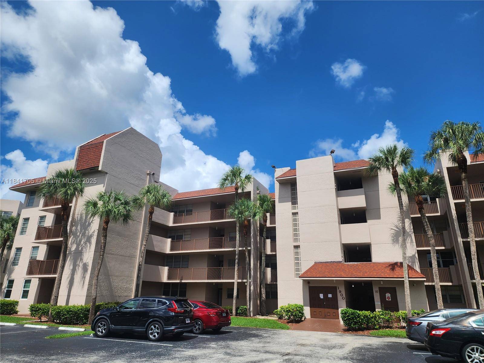 1900 Sabal Palm Dr #305, Davie, FL 33324