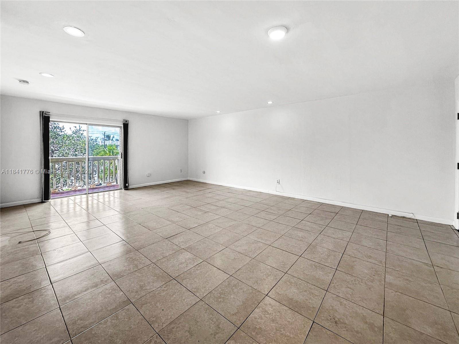 North Miami, FL 33161,770 NE 128th St #303