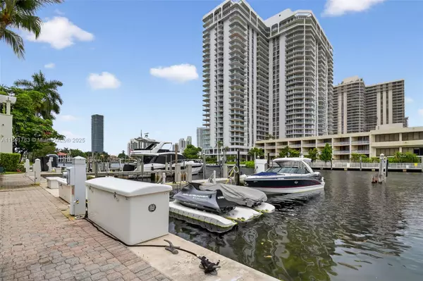 Aventura, FL 33180,19925 NE 39th PL Boat Slip #17