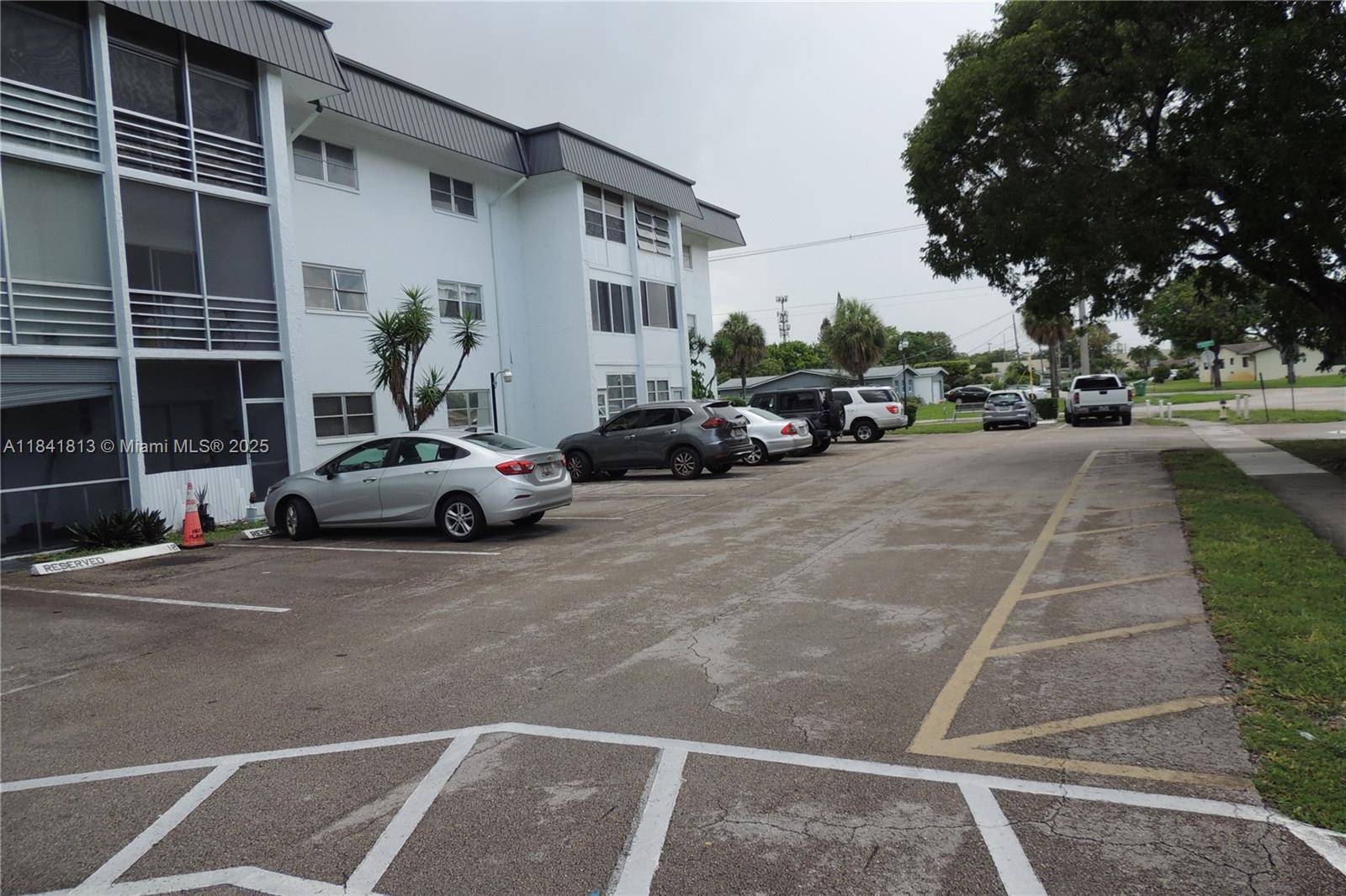 4880 NW 22nd St #107, Lauderhill, FL 33313