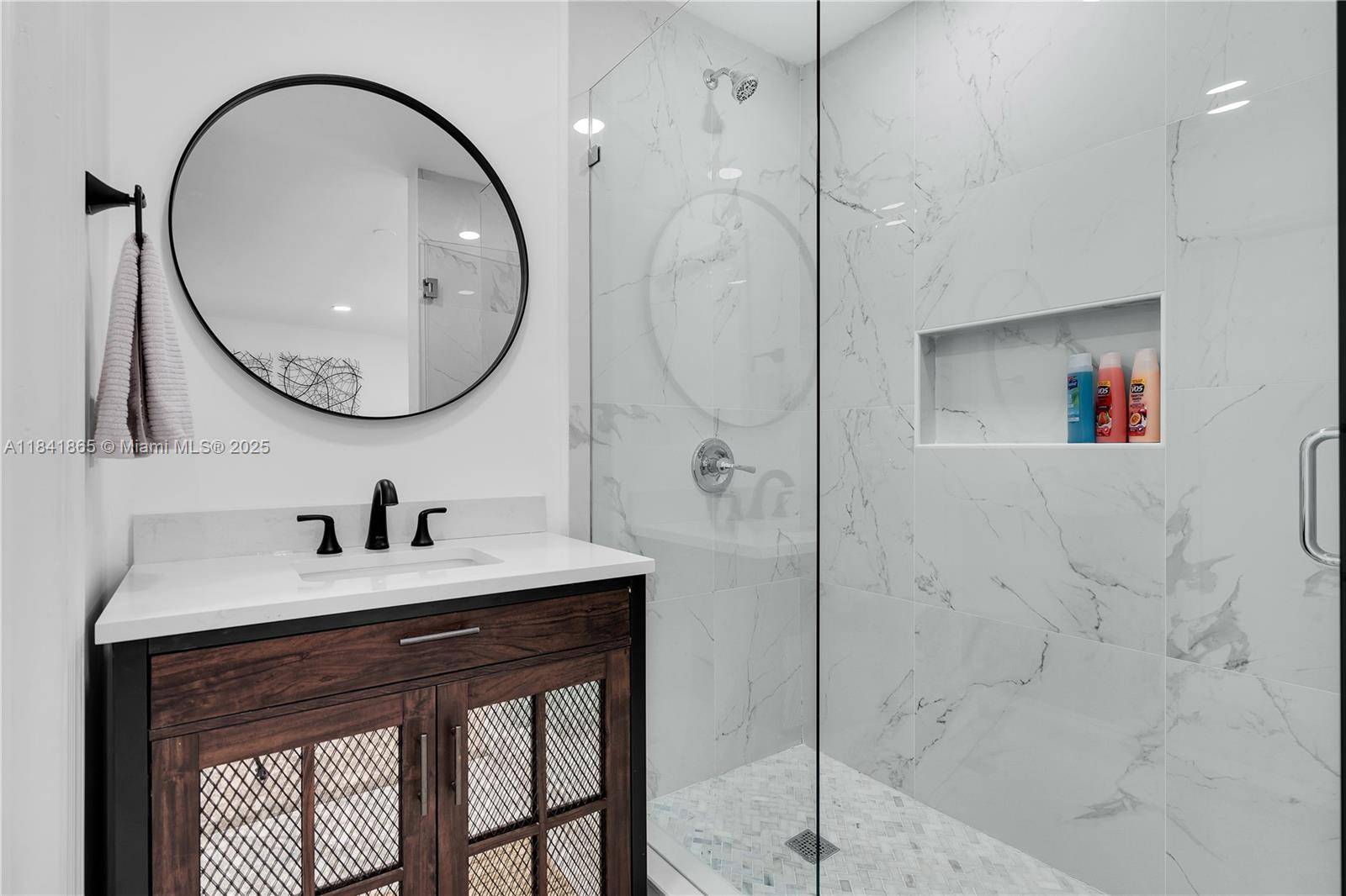 Miami Beach, FL 33141,1510 Normandy Dr #2