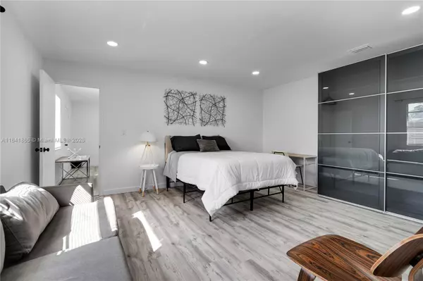 Miami Beach, FL 33141,1510 Normandy Dr #1