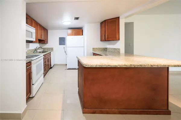 Miami, FL 33156,9300 SW 77th Ave #A3