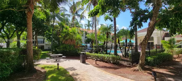 Coral Springs, FL 33067,5940 W Sample Rd #104