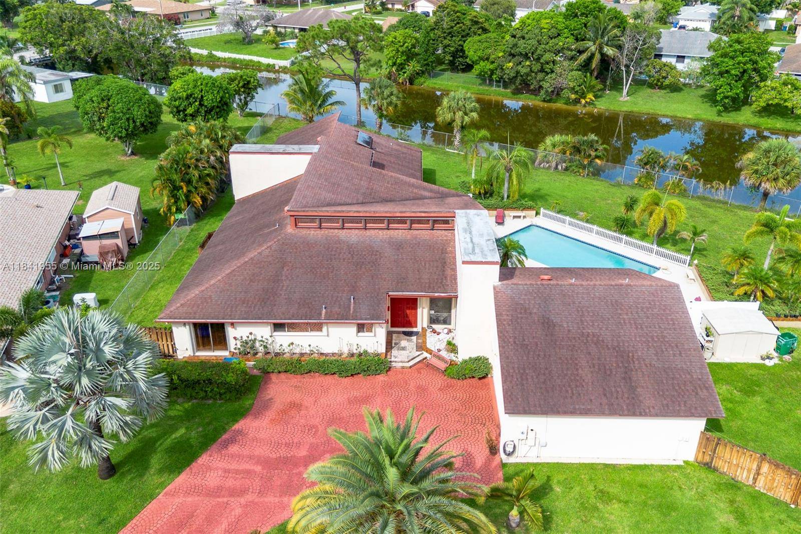 Royal Palm Beach, FL 33411,108 Paseo Ct.