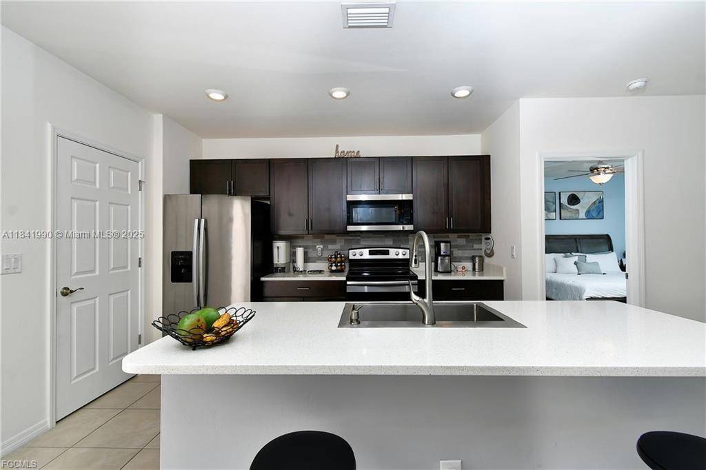 Cape Coral, FL 33993,1022 NW 21st terr
