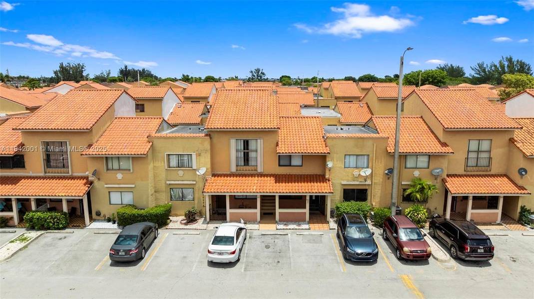 2735 W 61ST PL #204, Hialeah, FL 33016