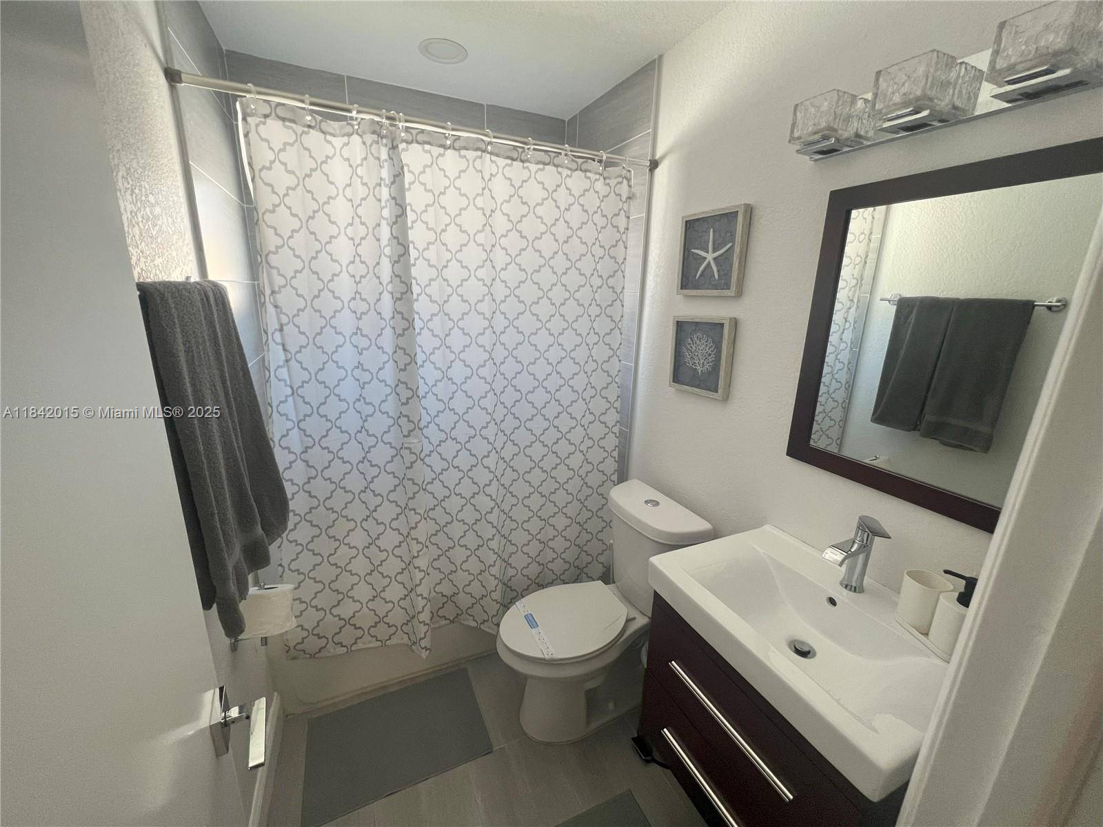 Hollywood, FL 33020,333 S 24th Ave #0
