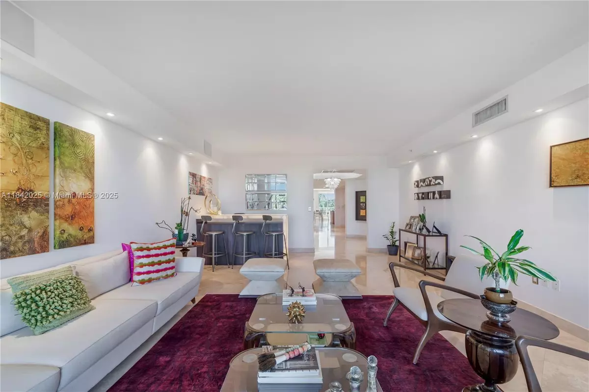 Key Biscayne, FL 33149,765 Crandon Blvd #PH-12