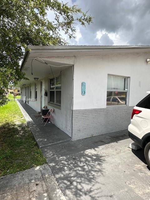 853 SW 9th St #1, Hallandale Beach, FL 33009