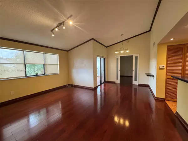 Hollywood, FL 33021,540 S Park Rd #38-9