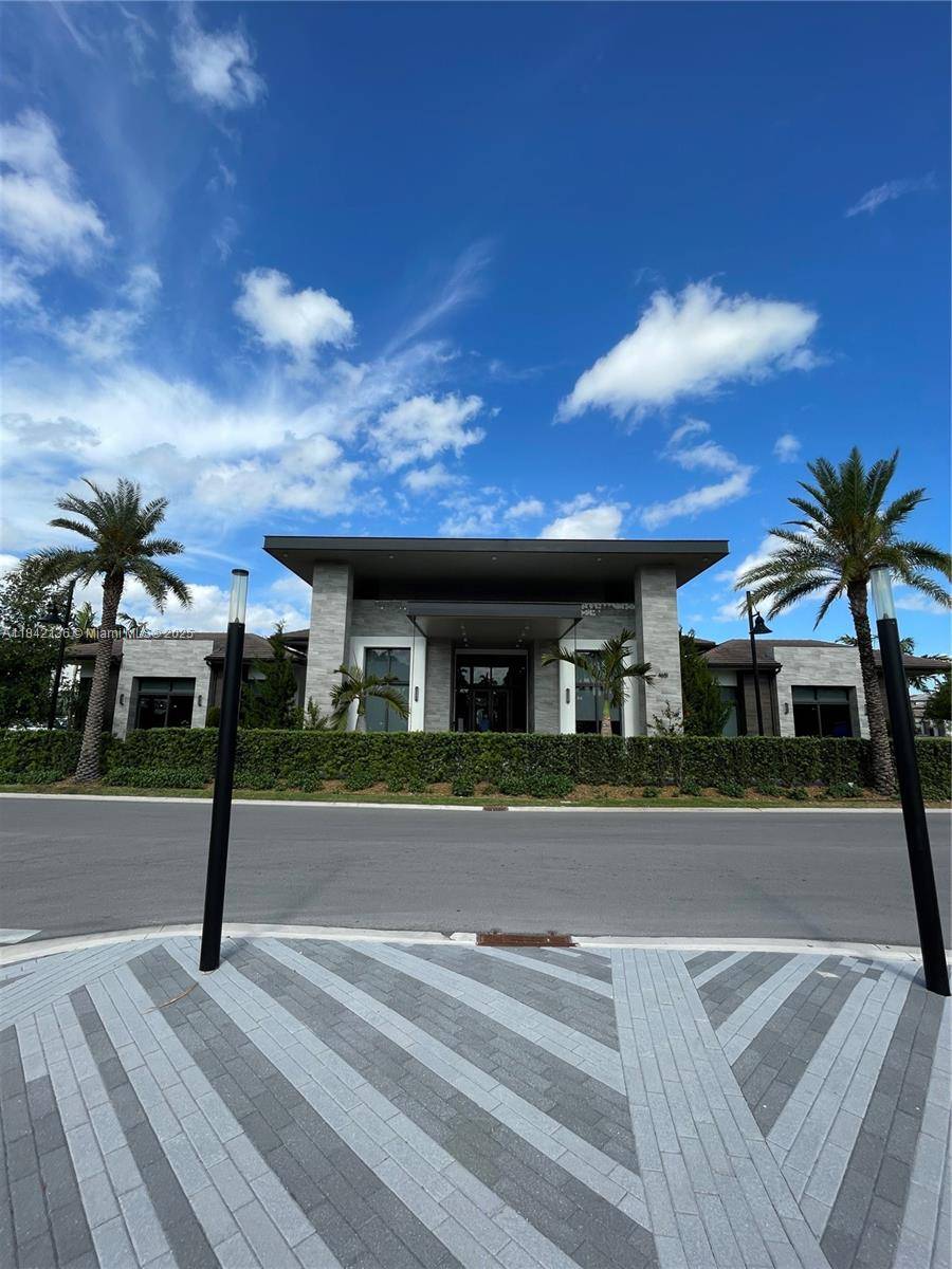 8001 NW 41 ST #F-108, Doral, FL 33166