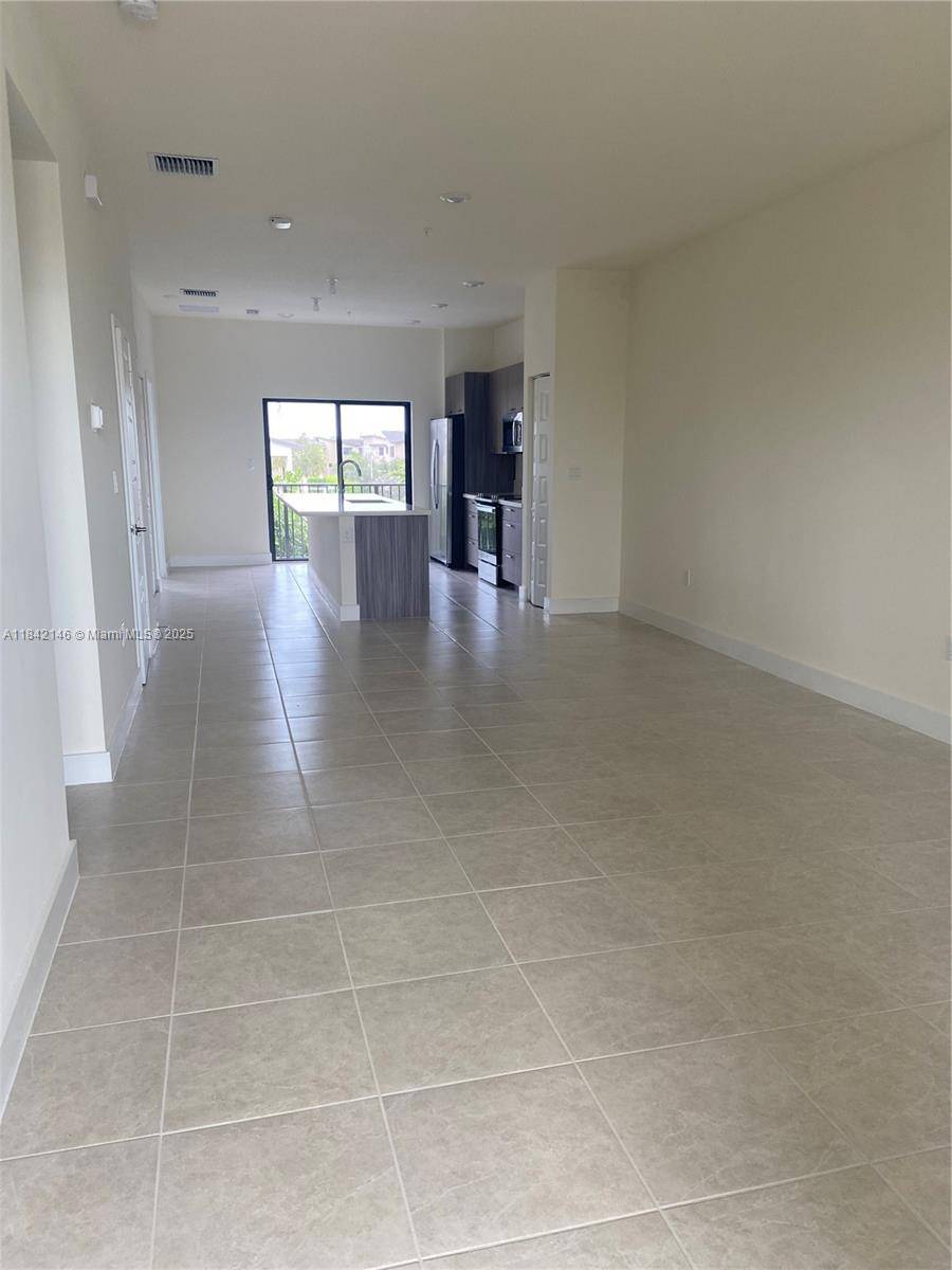 8005 NW 104 Ave #27, Doral, FL 33178