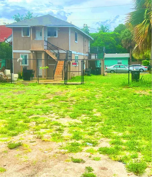 West Palm Beach, FL 33401,616-618 13th St