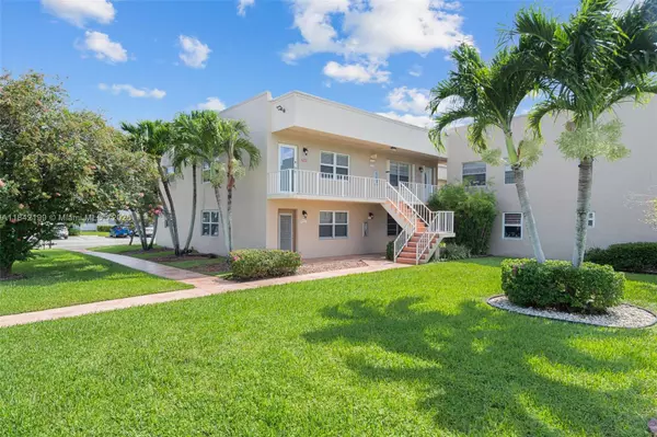 Delray Beach, FL 33484,864 NORMANDY #R