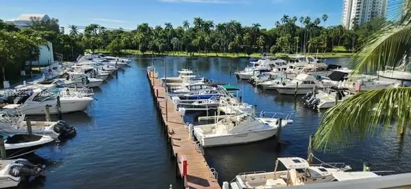 Miami, FL 33125,1700 NW N River Dr #308
