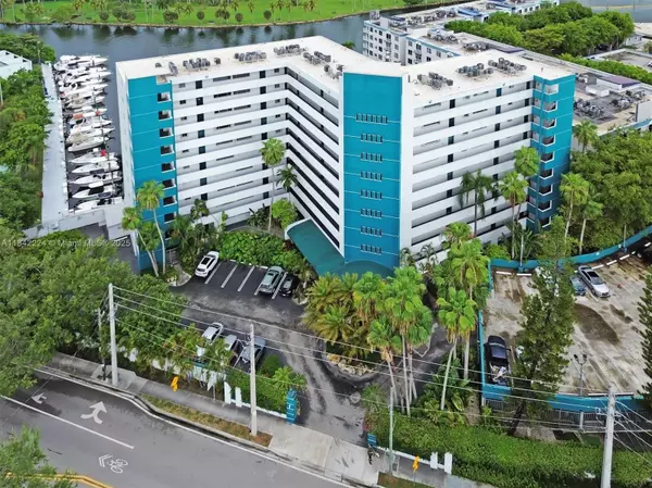 Miami, FL 33125,1700 NW N River Dr #308