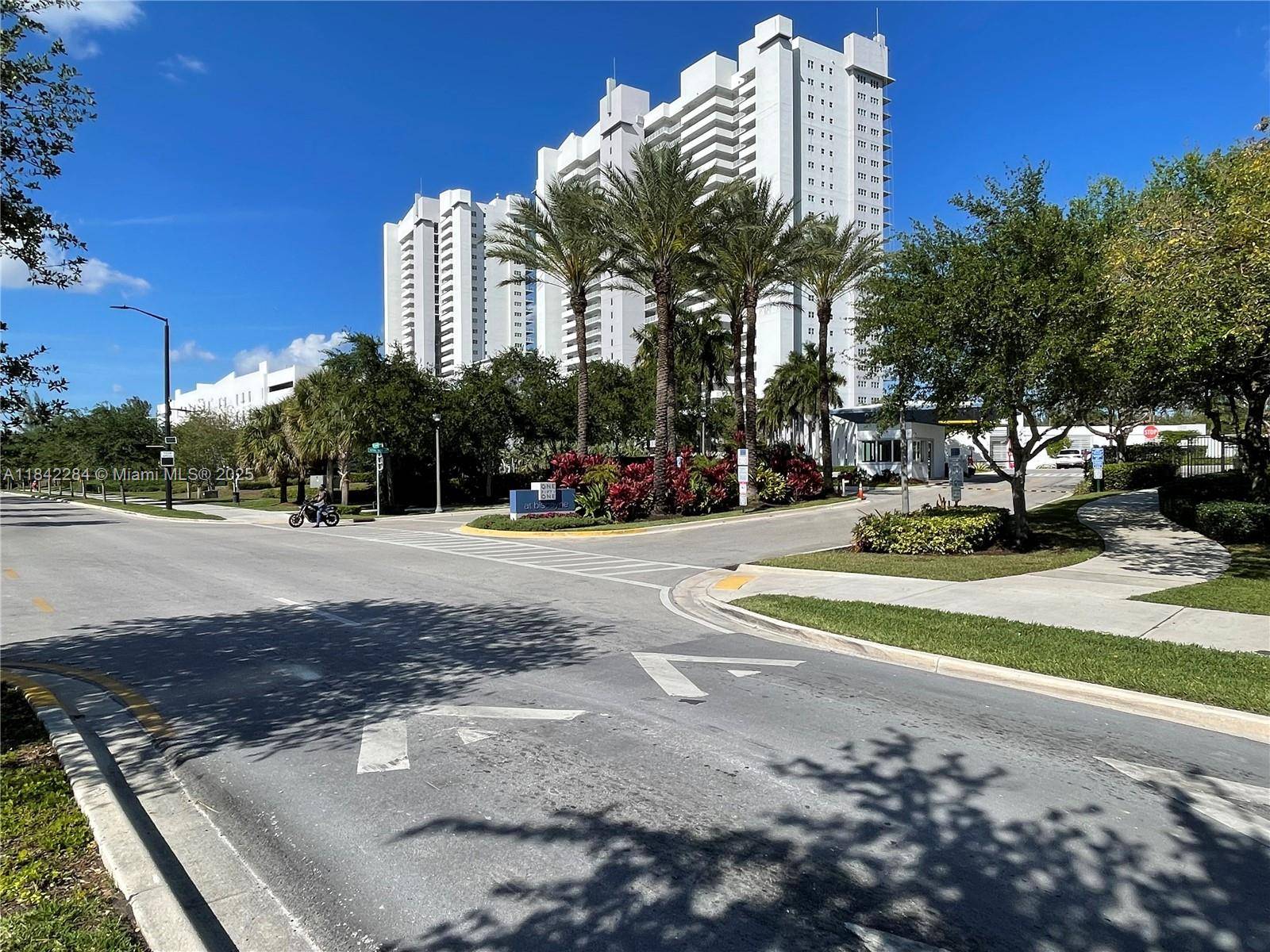 14951 Royal Oaks Ln #808, North Miami, FL 33181