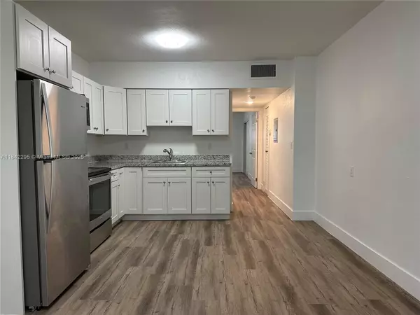 Hollywood, FL 33020,1928 Jefferson St #4