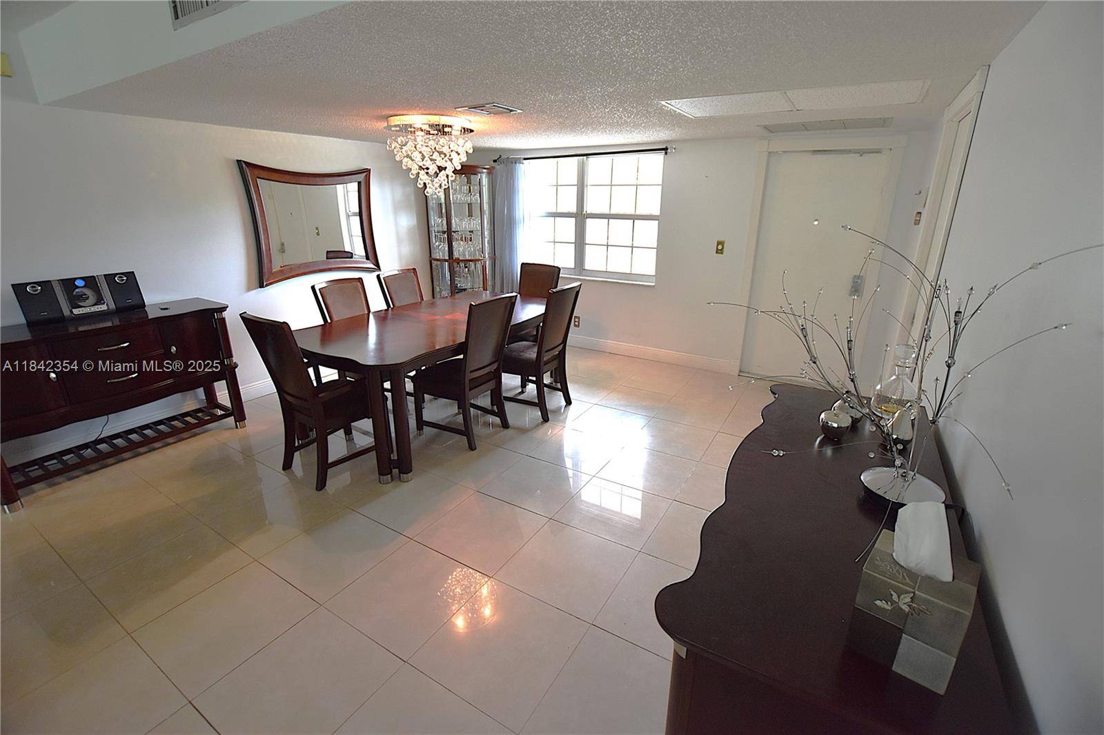 Pompano Beach, FL 33069,3800 Oaks Clubhouse Dr #309