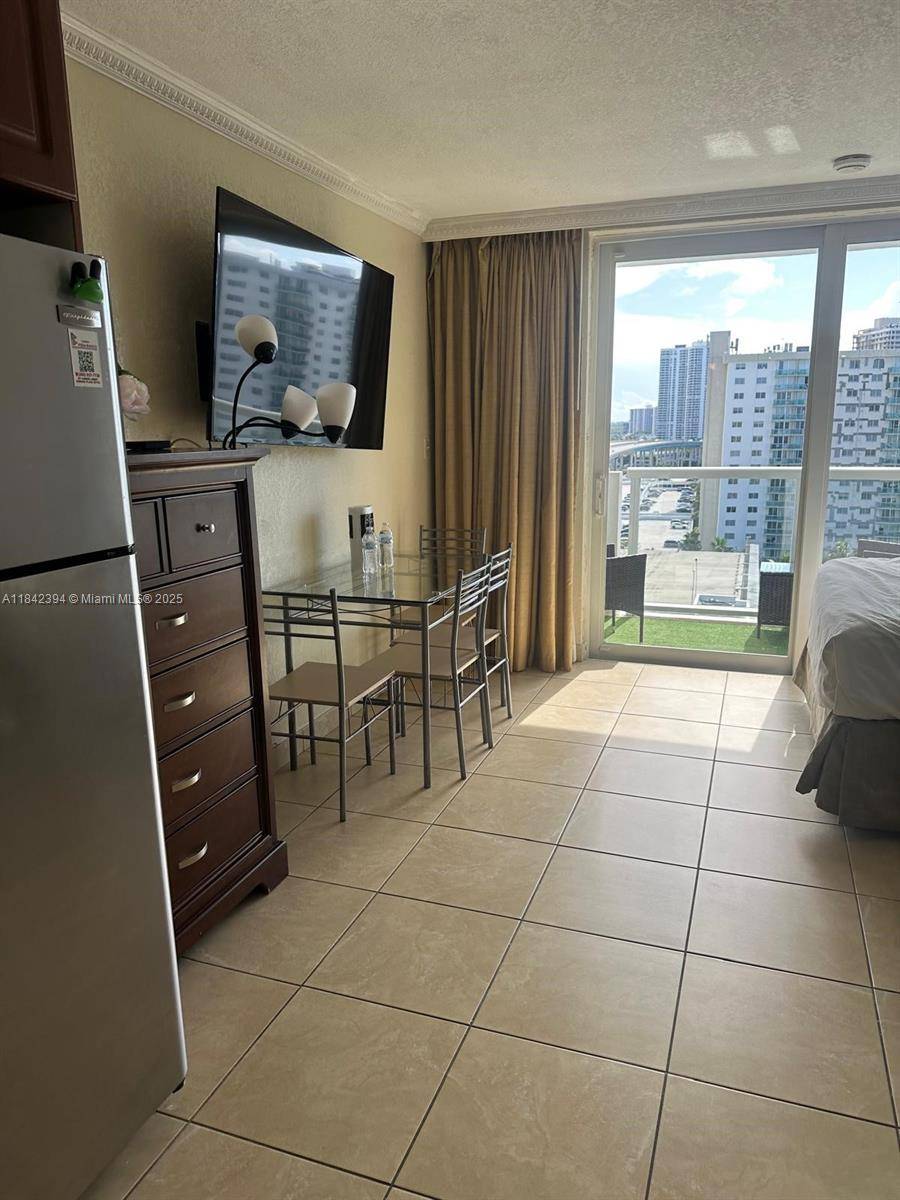 Sunny Isles Beach, FL 33160,19201 Collins Ave #1133