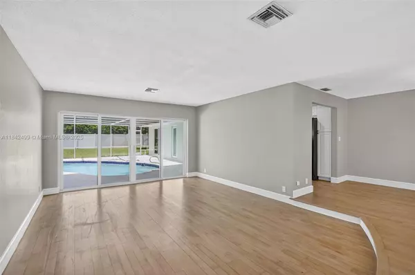 Boca Raton, FL 33432,565 NE Olive Way