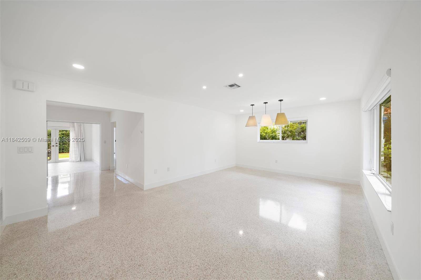 Coral Gables, FL 33134,415 Navarre Ave