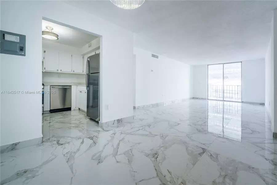 720 Collins Ave #208, Miami Beach, FL 33139