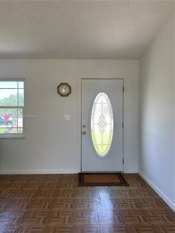 Port St Lucie, FL 34953,885 SW California Blvd