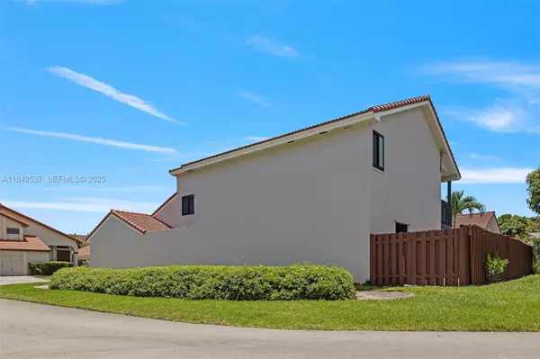 Hialeah, FL 33015,17532 NW 61st Ct N