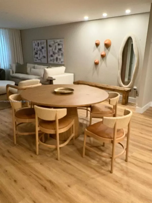 Bal Harbour, FL 33154,10185 NE Collins Ave #1220