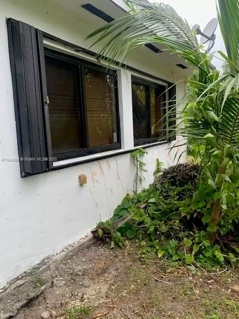 Miami, FL 33169,15605 NW 2nd Ct