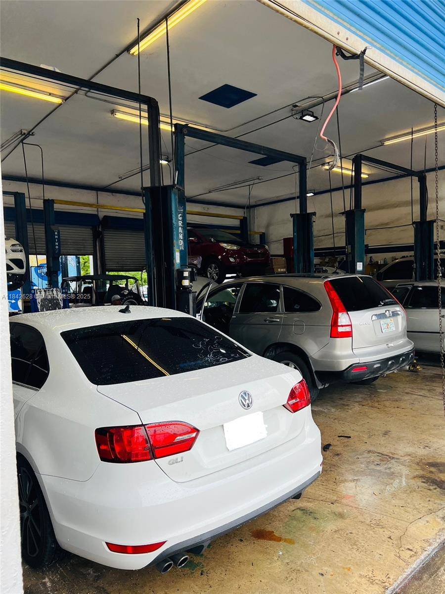 Homestead, FL 33030,777 W Mowry Dr