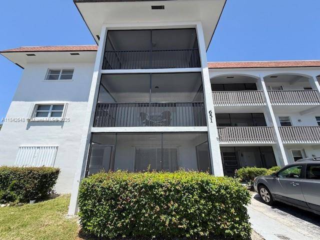 651 Pine Dr #202, Pompano Beach, FL 33060
