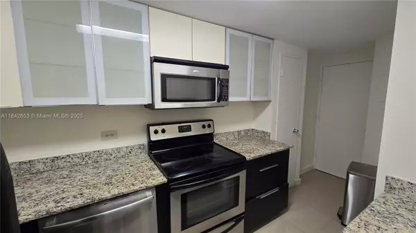 Miami, FL 33131,999 Brickell Bay Dr #2006