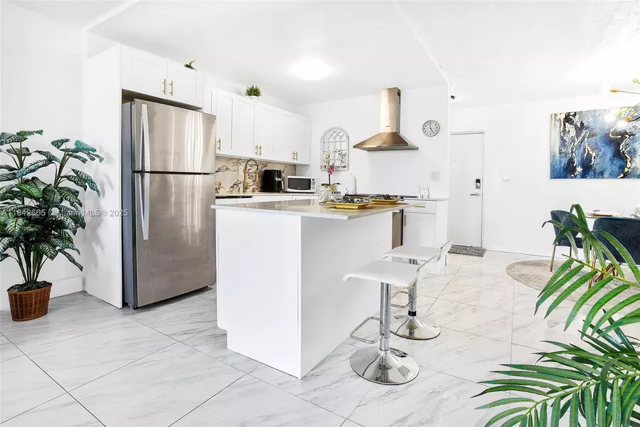 7300 NW 17th St #416, Plantation, FL 33313