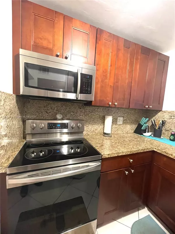 Miami, FL 33174,8821 W Flagler St #411