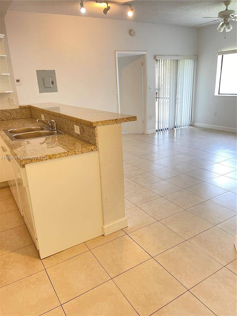 Fort Lauderdale, FL 33315,2445 SW 18th Ter #502
