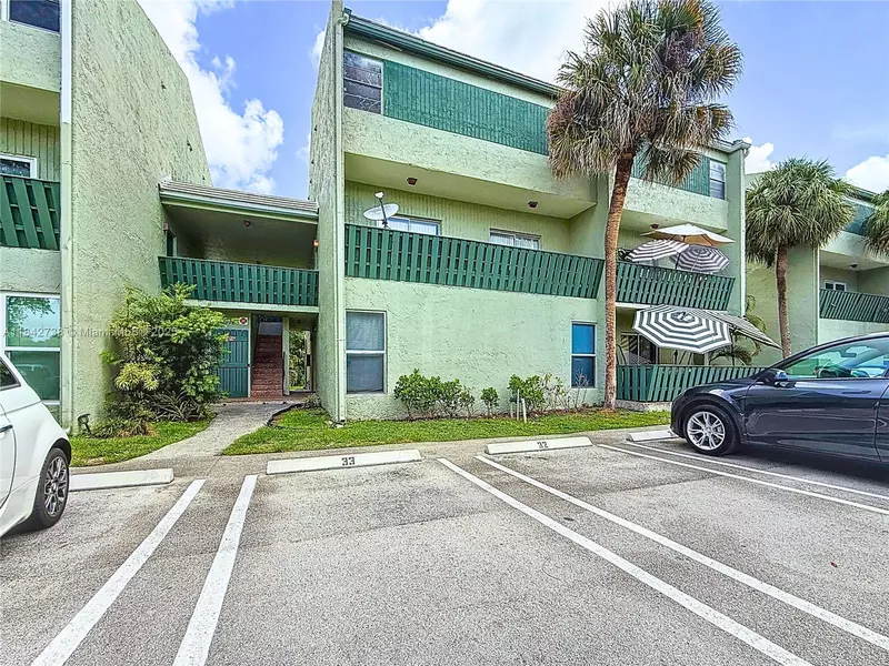8911 NW 28th Dr #C, Coral Springs, FL 33065