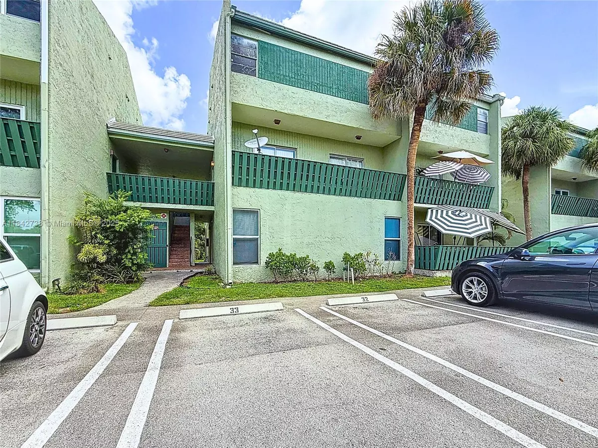 Coral Springs, FL 33065,8911 NW 28th Dr #C