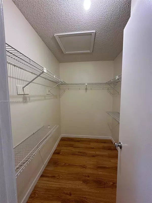 Hialeah, FL 33016,2255 W 69th St #2255B