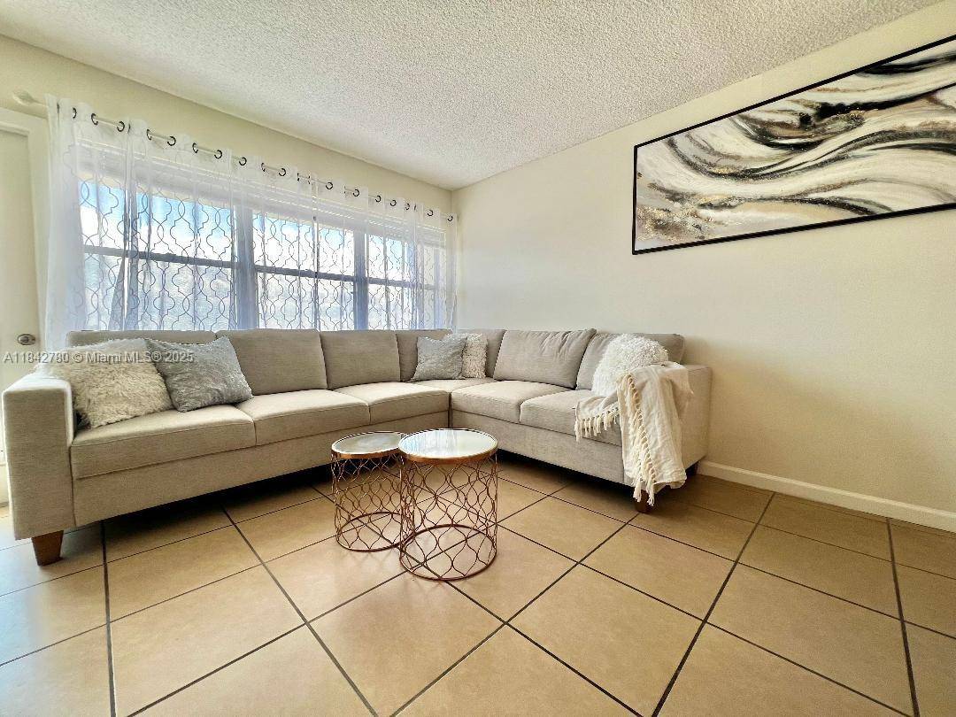 Hallandale Beach, FL 33009,401 Golden Isles Dr #1011