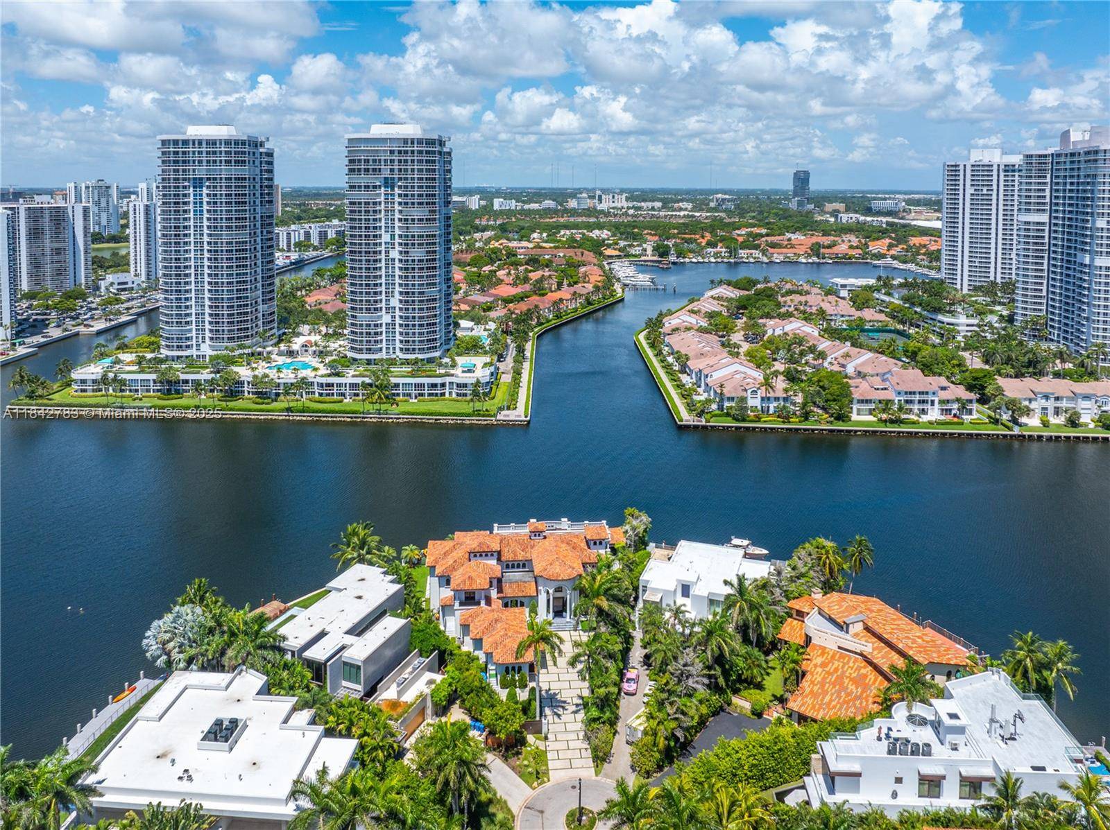 Golden Beach, FL 33160,498 N Parkway Pkwy
