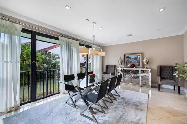 Miami, FL 33133,2000 S Bayshore Dr #69