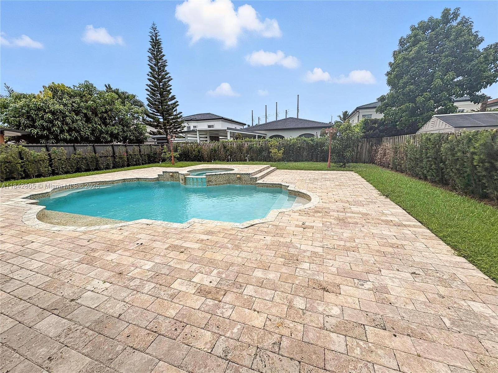 Miami, FL 33165,9751 SW 35th St