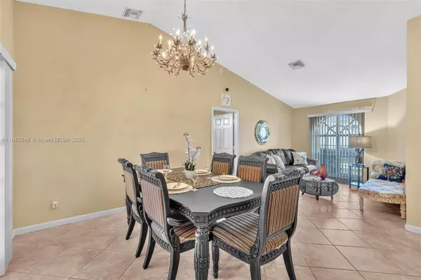 Royal Palm Beach, FL 33411,104 Oxford Ct