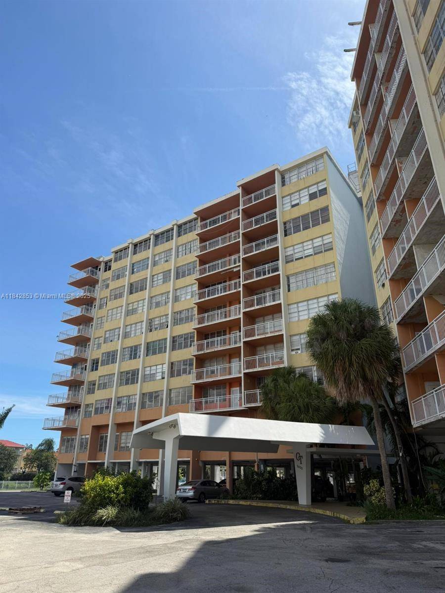 2025 NE 164th St #818, North Miami Beach, FL 33162
