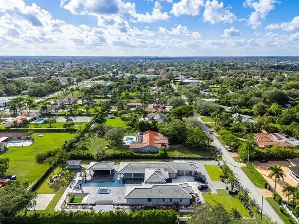 Miami, FL 33173,9790 SW 62nd St