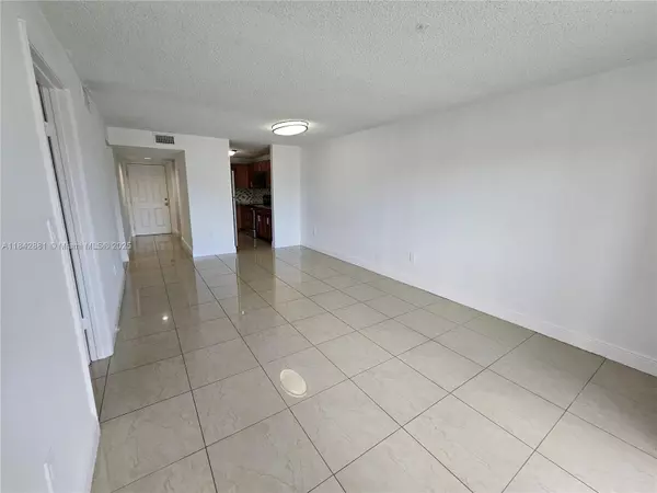 6060 W 21st Ct #105, Hialeah, FL 33016